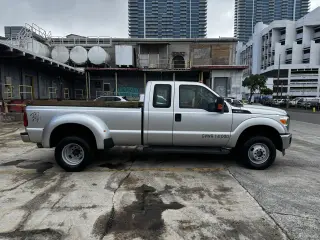 2016 Ford Super Duty F-350 DRW 4WD SuperCab 158" Lariat