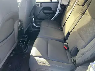 Jeep Wrangler Unlimited 2021 4x4 Sport 4 puertas SUV