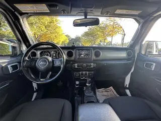 Jeep Wrangler Unlimited 2021 4x4 Sport 4 puertas SUV