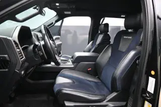 Ford F-150 2019 4x4 Raptor 4p SuperCab 5.5 ft. CA con techo solar de panel doble, paquete de tecnología Raptor, 17 ruedas de aluminio forjado compatibles con llantas de bloqueo, escalón de portón con asistencia de elevación de portón, paquete de lujo Grup