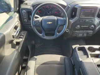 Chevrolet Silverado 1500 2023 4x4 Custom 4dr Crew Cab 5.8 ft. SB