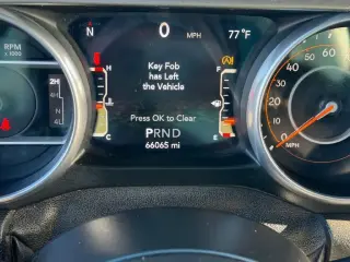 Jeep Wrangler Unlimited 2018 4x4 Moab 4dr SUV (versión de mitad de año)