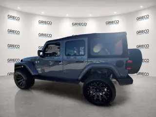 Jeep Wrangler Unlimited 2018 4x4 Moab 4dr SUV (versión de mitad de año)
