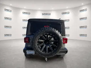 Jeep Wrangler Unlimited 2018 4x4 Moab 4dr SUV (versión de mitad de año)