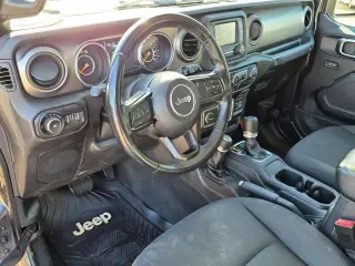 Jeep Wrangler Unlimited 2018 4x4 Deportivo 4dr SUV (lanzamiento a mitad de año)