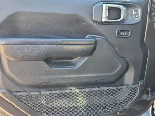 Jeep Wrangler Unlimited 2018 4x4 Deportivo 4dr SUV (lanzamiento a mitad de año)