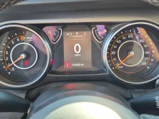 Jeep Wrangler Unlimited 2018 4x4 Deportivo 4dr SUV (lanzamiento a mitad de año)
