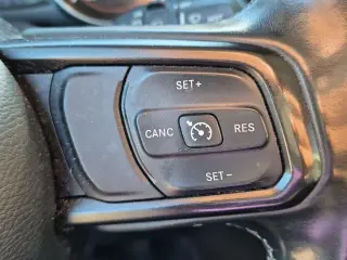 Jeep Wrangler Unlimited 2018 4x4 Deportivo 4dr SUV (lanzamiento a mitad de año)