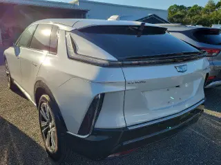 Cadillac LYRIQ 2024 AWD Luxury 1 4dr SUV