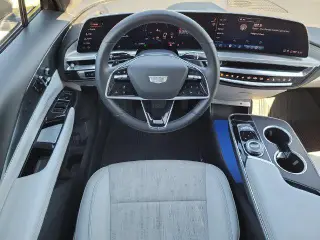 Cadillac LYRIQ 2024 AWD Luxury 1 4dr SUV