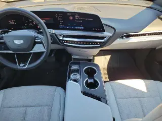 Cadillac LYRIQ 2024 AWD Luxury 1 4dr SUV