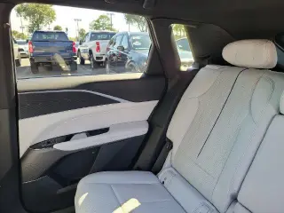 Cadillac LYRIQ 2024 AWD Luxury 1 4dr SUV