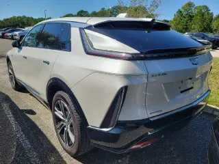 Cadillac LYRIQ 2024 AWD Luxury 1 4dr SUV