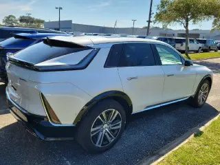 Cadillac LYRIQ 2024 AWD Luxury 1 4dr SUV