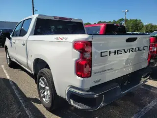 Chevrolet Silverado 1500 2023 4x4 LT 4dr Crew Cab 5.8 ft. SB w/2FL