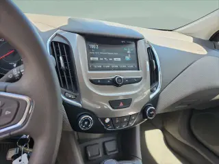 Chevrolet Cruze 2017 LT Auto 4dr Sedán