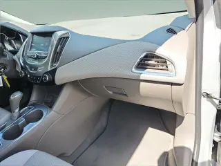 Chevrolet Cruze 2017 LT Auto 4dr Sedán