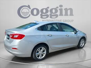 Chevrolet Cruze 2017 LT Auto 4dr Sedán