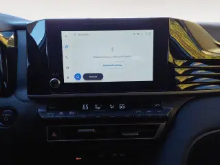 Toyota Camry LE Sedán de 4 puertas 2025