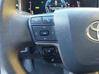 Toyota Camry LE Sedán de 4 puertas 2025