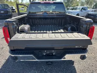 GMC Sierra 1500 2025 4x4 SLT 4dr Crew Cab 5.8 ft. SB