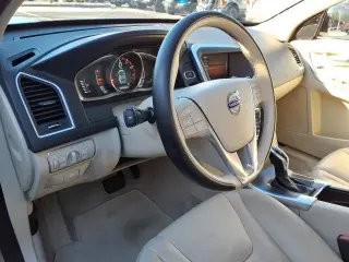 Volvo XC60 2015 AWD T6 4dr SUV (lanzamiento de mitad de año)