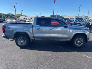 Chevrolet Colorado 2023 4x4 LT 4dr Crew Cab 5 ft. SB