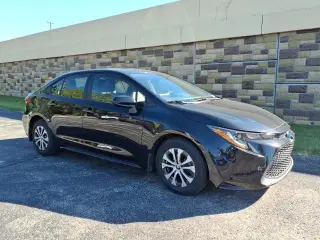 Toyota Corolla Híbrido 2022 LE 4dr Sedán