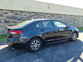 Toyota Corolla Híbrido 2022 LE 4dr Sedán