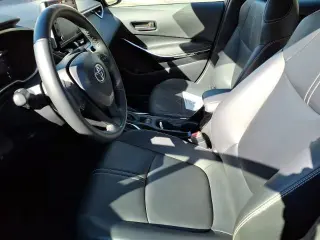 Toyota Corolla Híbrido 2022 LE 4dr Sedán
