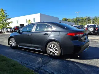 Toyota Corolla Híbrido 2022 LE 4dr Sedán