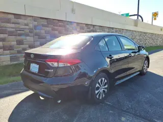 Toyota Corolla Híbrido 2022 LE 4dr Sedán