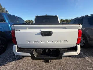 Toyota Tacoma 2024 4x2 SR5 4dr Double Cab 5.0 ft SB