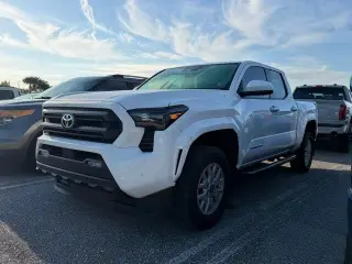 Toyota Tacoma 2024 4x2 SR5 4dr Double Cab 5.0 ft SB