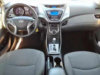Hyundai ELANTRA 2013 GLS 4dr Sedán 6M