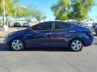 Hyundai ELANTRA 2013 GLS 4dr Sedán 6M
