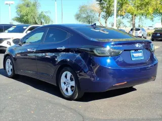 Hyundai ELANTRA 2013 GLS 4dr Sedán 6M