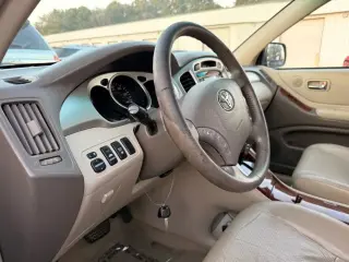 Toyota Highlander 2005 AWD 4dr SUV V6 w/3rd Row