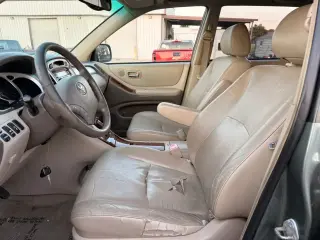 Toyota Highlander 2005 AWD 4dr SUV V6 w/3rd Row