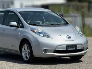 Nissan LEAF 2012 SV 4dr Hatchback