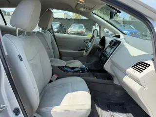 Nissan LEAF 2012 SV 4dr Hatchback