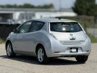 Nissan LEAF 2012 SV 4dr Hatchback