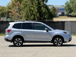 Subaru Forester 2017 AWD 2.5i Premium 4dr Wagon CVT