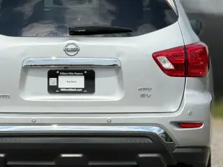 Nissan Pathfinder 2018 4x4 S 4dr SUV