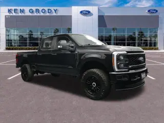 Ford F-250 Super Duty 2023 4x4 XL 4dr Crew Cab 6.8 ft. SB Pickup