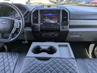Ford F-250 Super Duty 2022 4x4 XLT 4 puertas Crew Cab 8 pies LB Pickup