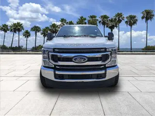 Ford F-250 Super Duty 2022 4x4 XLT 4 puertas Crew Cab 8 pies LB Pickup