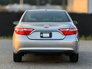 Toyota Camry 2015 SE 4dr Sedán