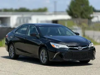 Toyota Camry 2017 SE Sedán de 4 puertas
