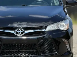 Toyota Camry 2017 SE Sedán de 4 puertas